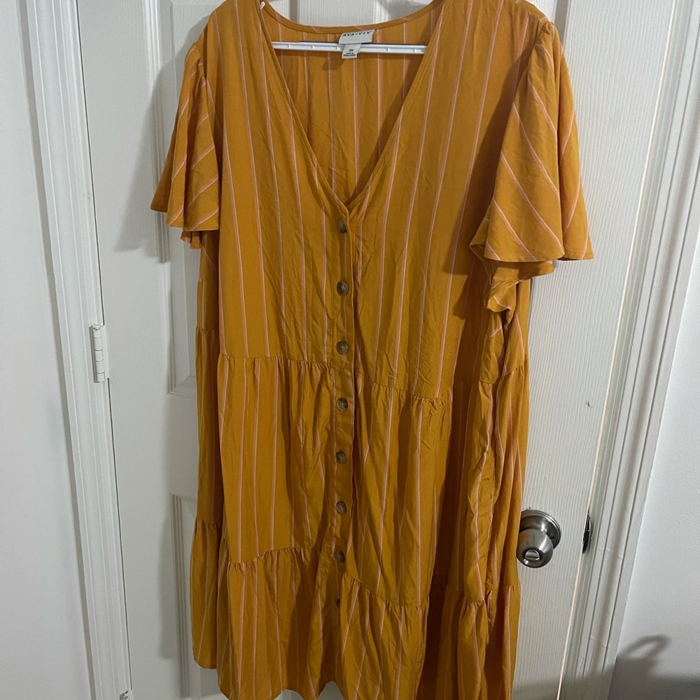 PLUS SIZE AVA AND VIV BUTTON DRESS